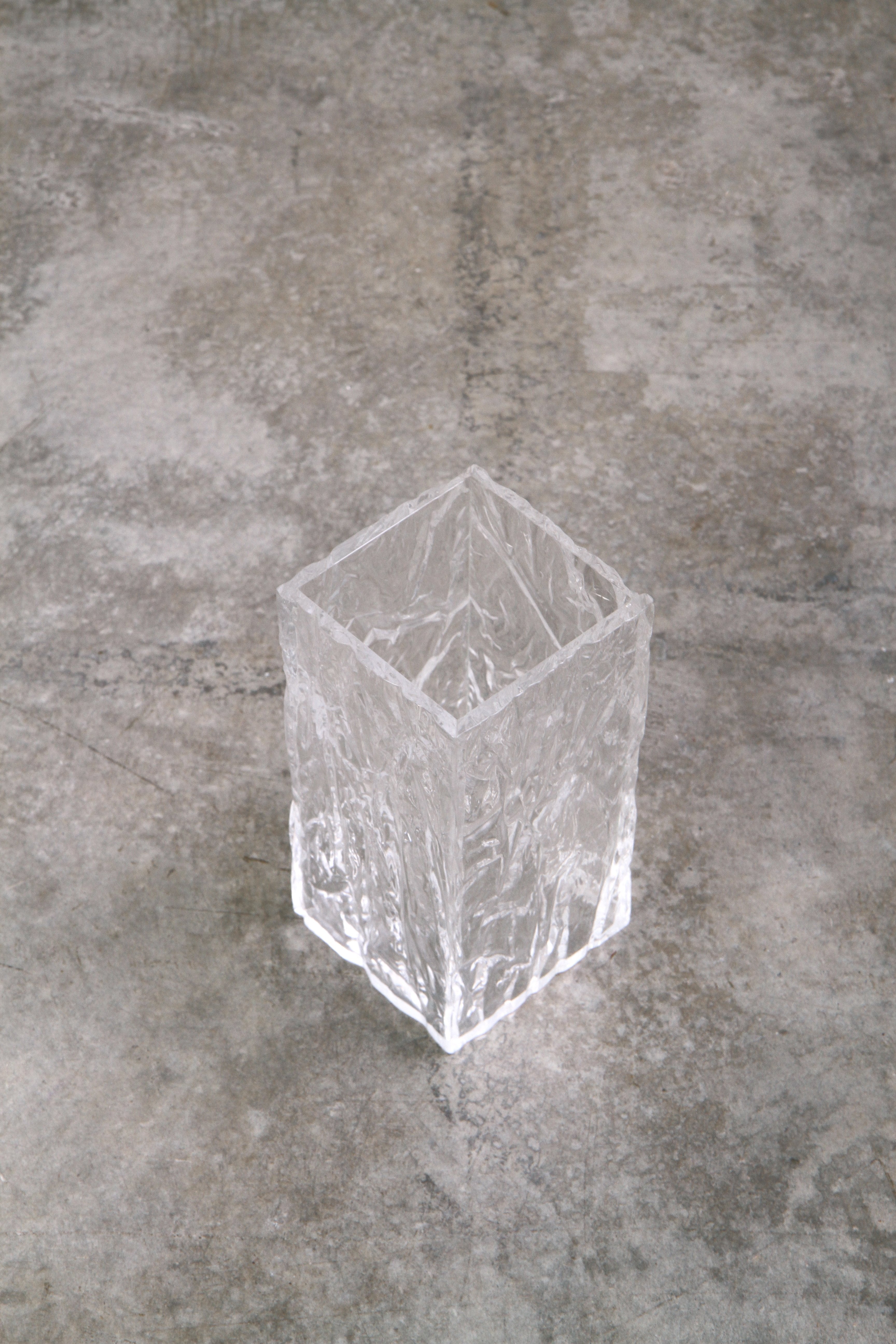 The CRUSHED ICE vase – L'AFSHAR